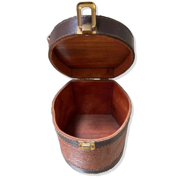 Vintage Western, Wooden & faux Leather Box Purse - Unique Horseshoe Design - Picture 4 of 5